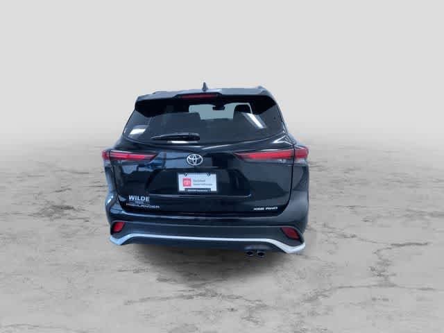 Thumbnail: 2025 Toyota Highlander - 8