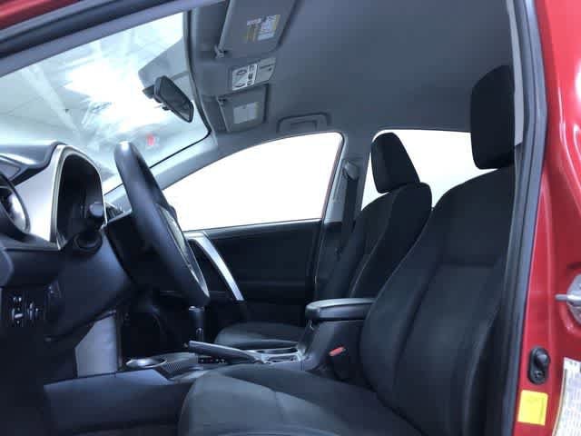 Thumbnail: 2015 Toyota RAV4 - 19