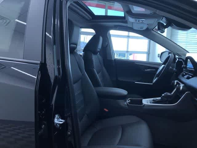 Thumbnail: 2025 Toyota RAV4 - 14