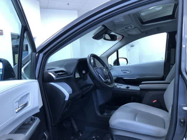 Thumbnail: 2025 Toyota Sienna - 10