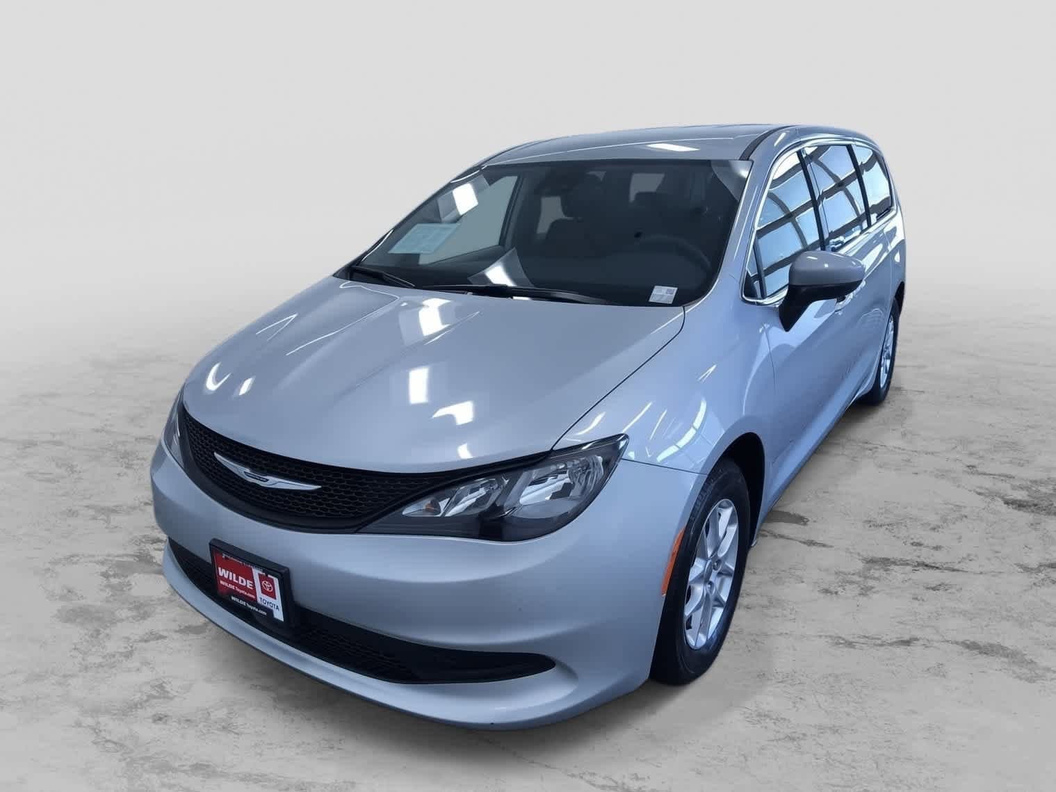 2023 Chrysler Voyager LX Hero Image