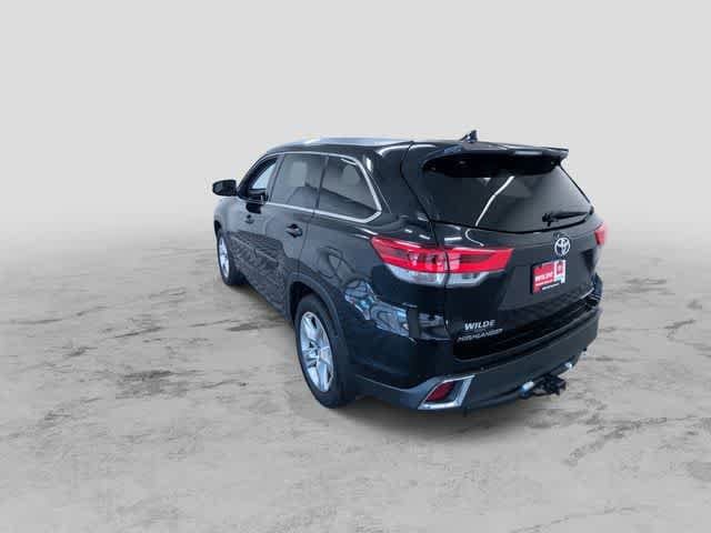 Thumbnail: 2017 Toyota Highlander - 8