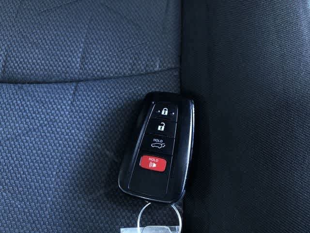 Thumbnail: 2025 Toyota RAV4 - 32