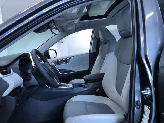 Thumbnail: 2025 Toyota RAV4 - 18