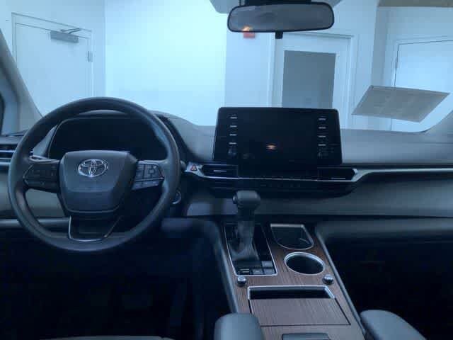 Thumbnail: 2023 Toyota Sienna - 17