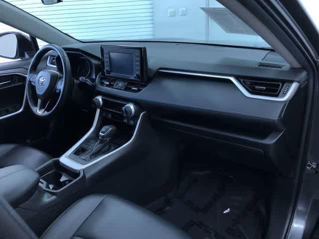 Thumbnail: 2021 Toyota RAV4 - 24