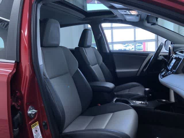 Thumbnail: 2015 Toyota RAV4 - 22
