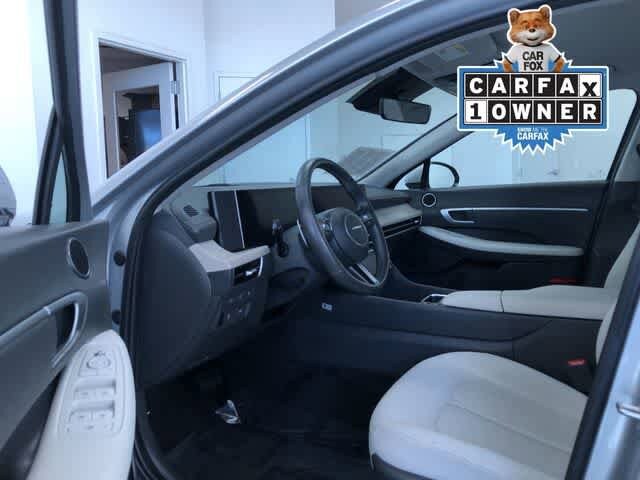 2024 Hyundai Sonata Hybrid SEL photo 2