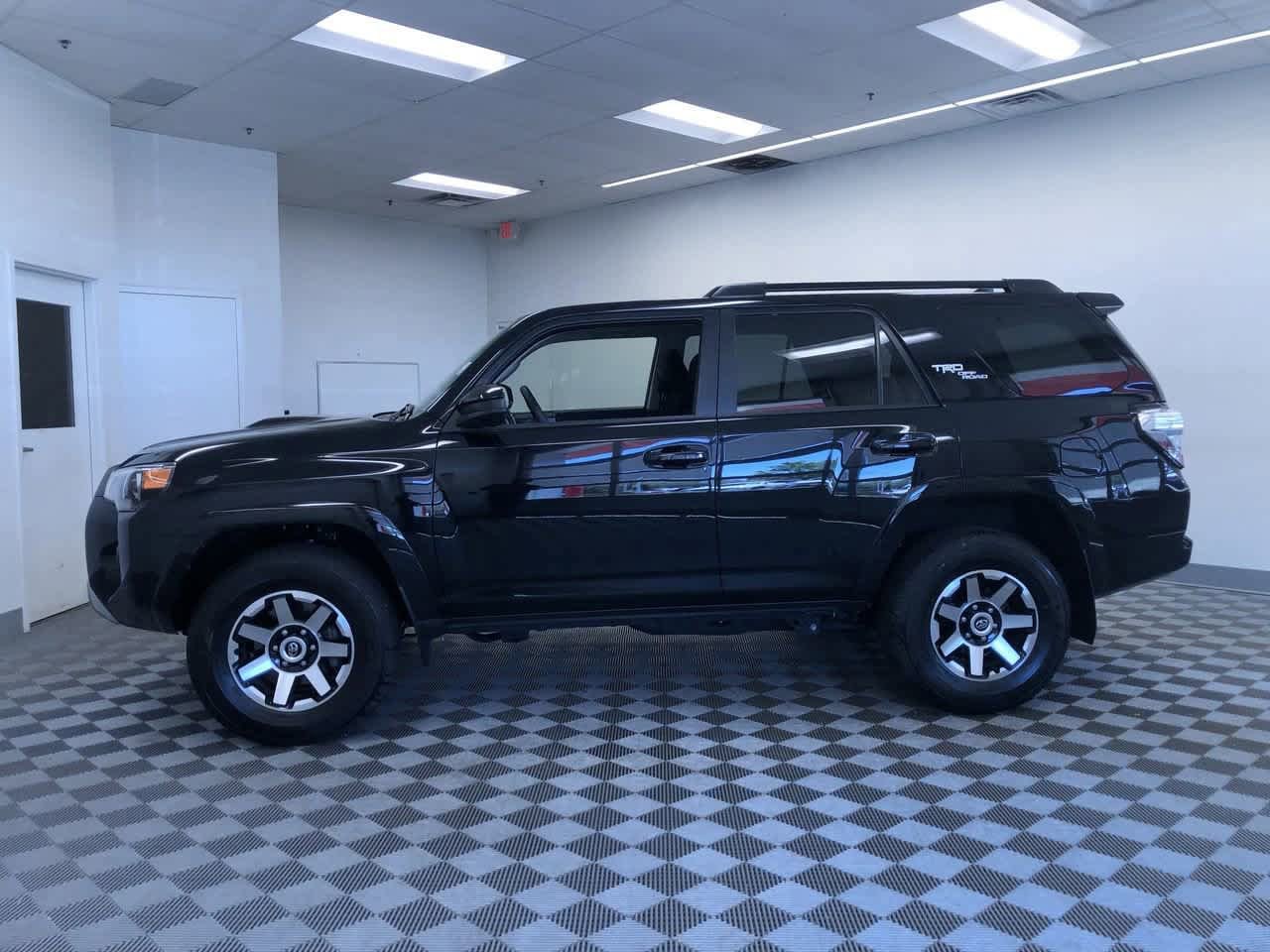 2024 Toyota 4Runner TRD Off Road 11
