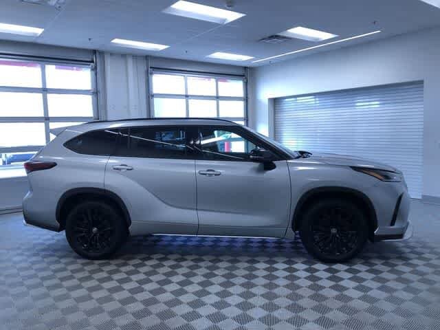 Thumbnail: 2025 Toyota Highlander - 36