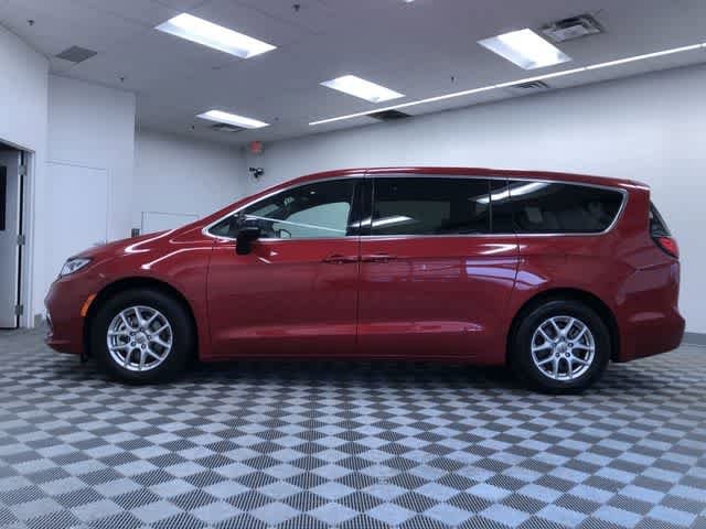 Thumbnail: 2025 Chrysler Pacifica - 12