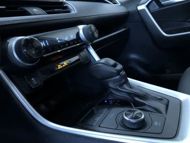 Thumbnail: 2025 Toyota RAV4 - 29