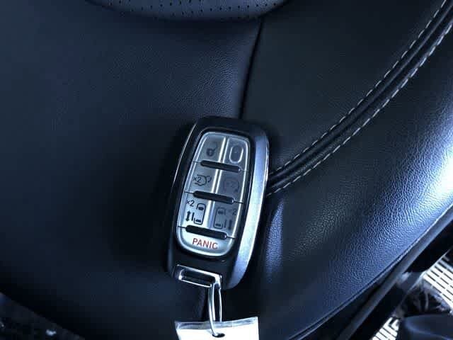 Thumbnail: 2025 Chrysler Pacifica - 32