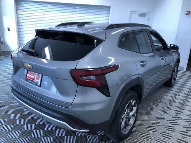 Thumbnail: 2025 Chevrolet Trax - 35