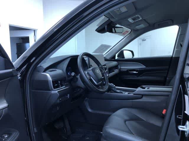 Thumbnail: 2025 Toyota Grand Highlander - 10