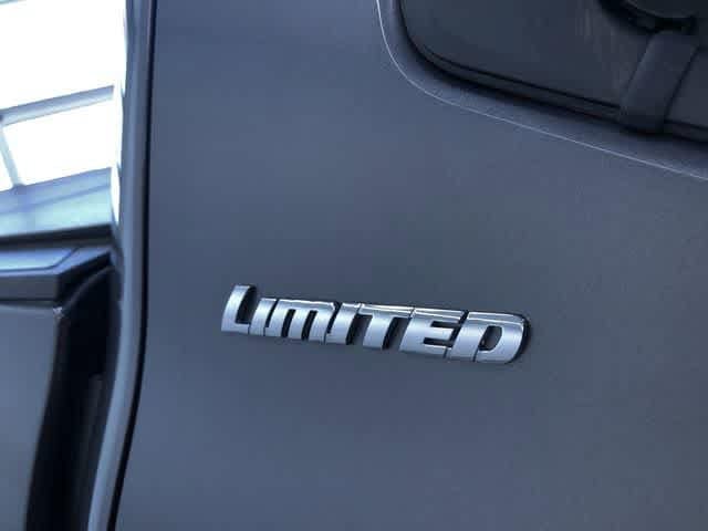 Thumbnail: 2022 Toyota Tundra - 10