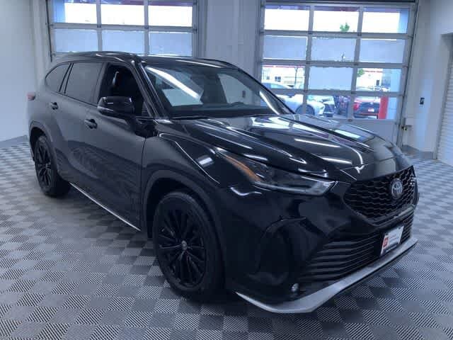 Thumbnail: 2025 Toyota Highlander - 36