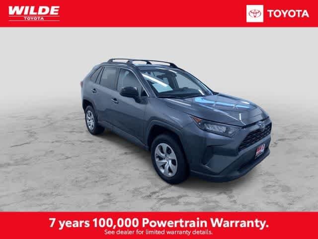 2020 Toyota RAV4 LE photo 3