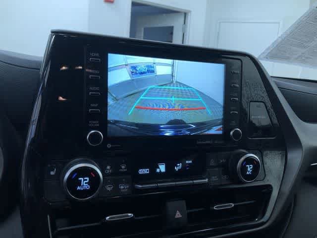 Thumbnail: 2021 Toyota Highlander - 27