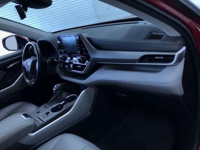 Thumbnail: 2021 Toyota Highlander - 24