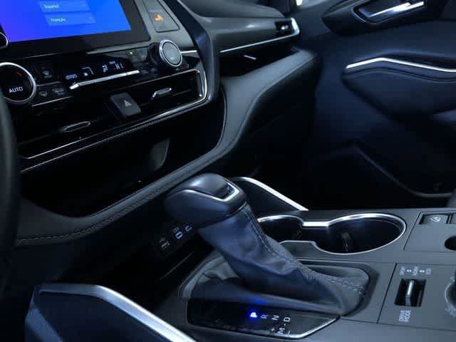 Thumbnail: 2025 Toyota Highlander - 29