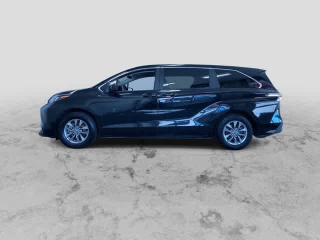 Thumbnail: 2025 Toyota Sienna - 7