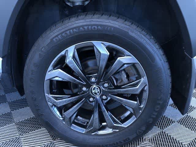 Thumbnail: 2022 Toyota RAV4 - 16