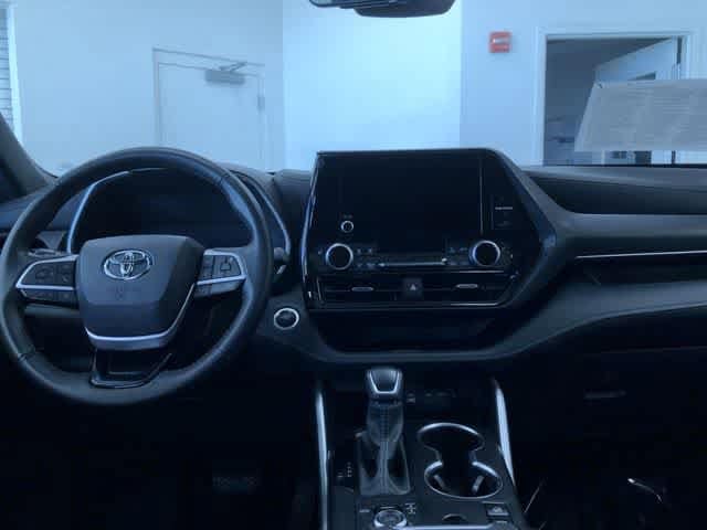 Thumbnail: 2025 Toyota Highlander - 20