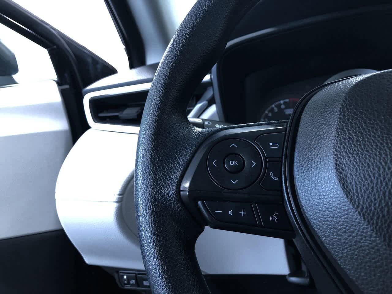2022 Toyota Corolla Cross L 26