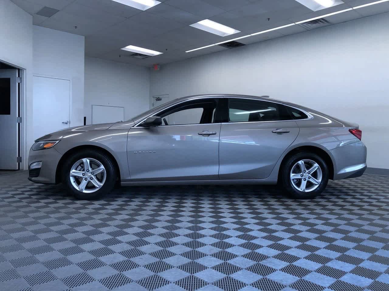 Thumbnail: 2024 Chevrolet Malibu - 11