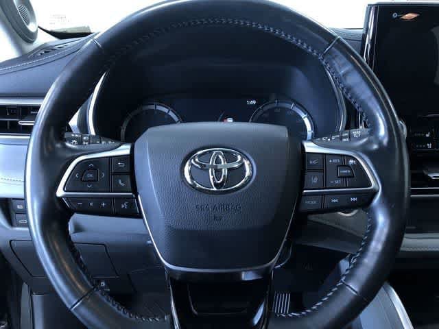 Thumbnail: 2020 Toyota Highlander - 16