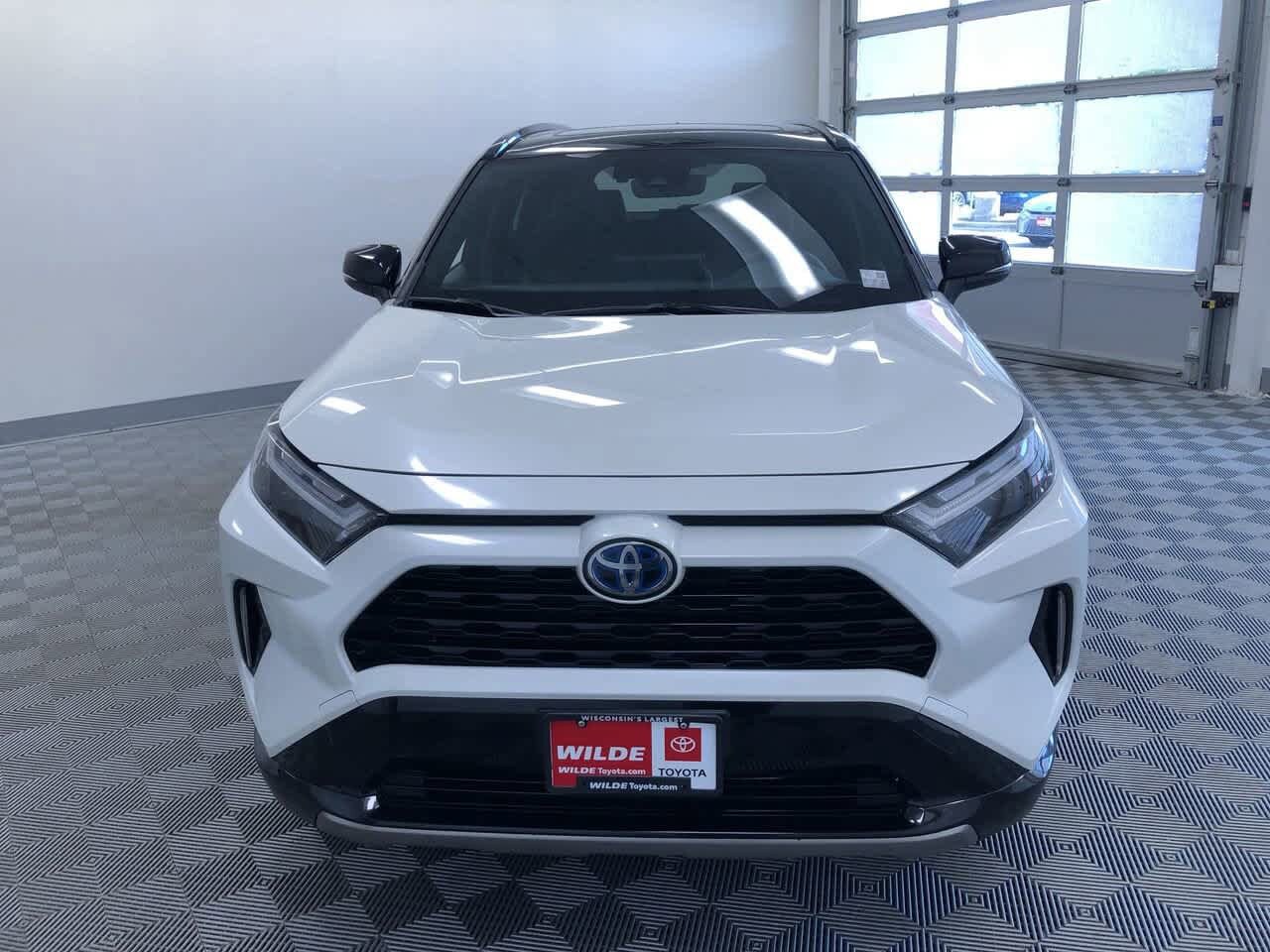 Thumbnail: 2022 Toyota RAV4 - 14