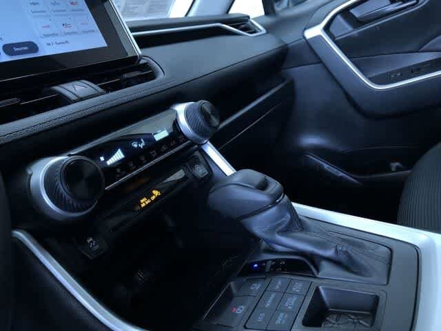 Thumbnail: 2025 Toyota RAV4 - 28