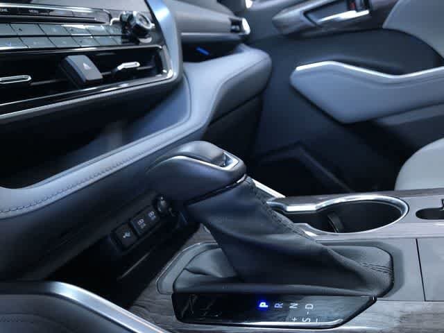 Thumbnail: 2021 Toyota Highlander - 37