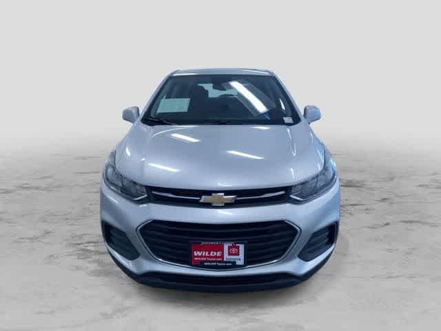Thumbnail: 2017 Chevrolet Trax - 5