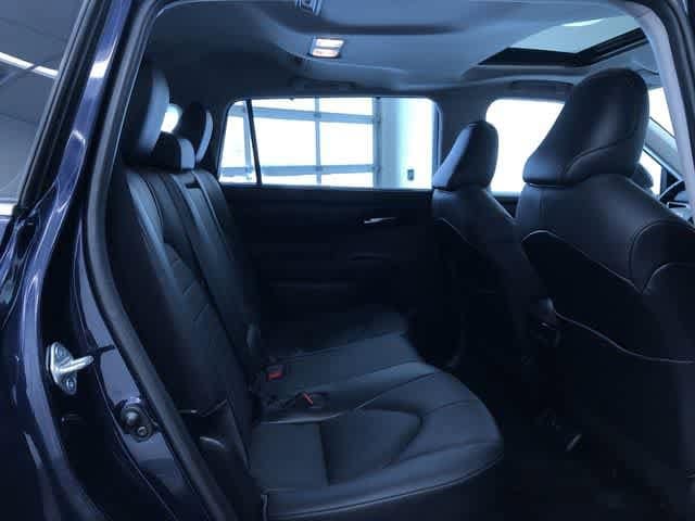 Thumbnail: 2021 Toyota Highlander - 21