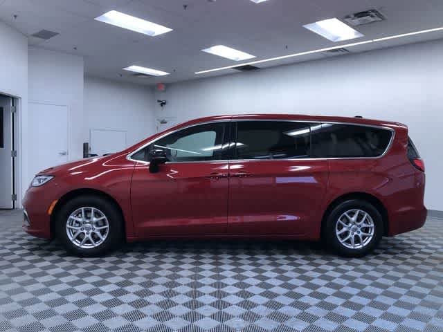 Thumbnail: 2025 Chrysler Pacifica - 12