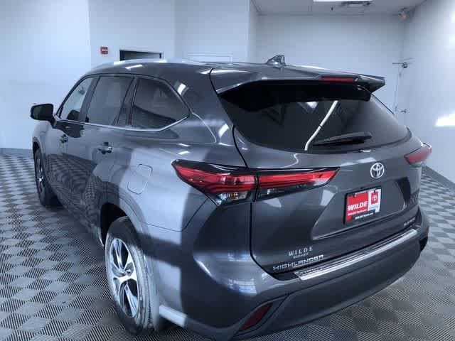 Thumbnail: 2023 Toyota Highlander - 14