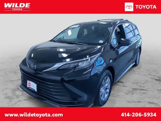 Thumbnail: 2026 Toyota Sienna - 1
