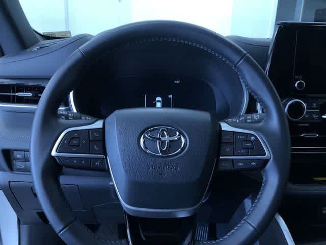 Thumbnail: 2025 Toyota Highlander - 26