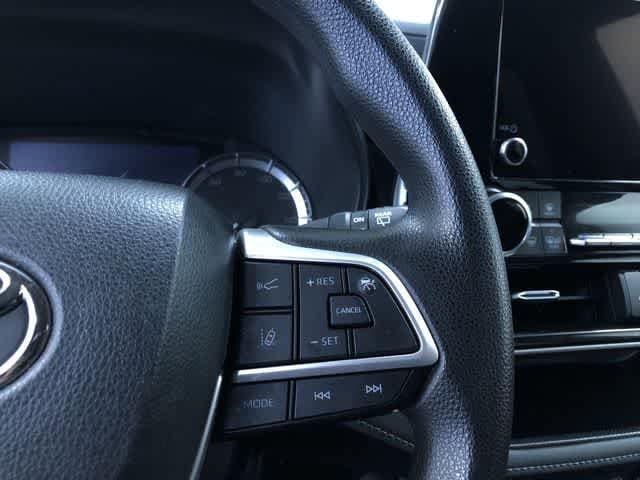 Thumbnail: 2023 Toyota Highlander - 25