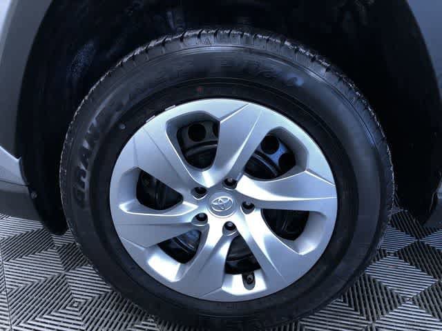 Thumbnail: 2025 Toyota RAV4 - 16