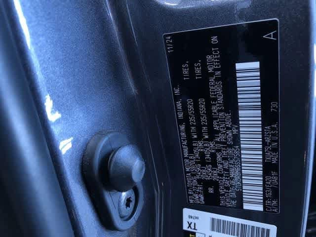 Thumbnail: 2025 Toyota Highlander - 35