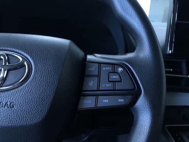 Thumbnail: 2026 Toyota Sienna - 26