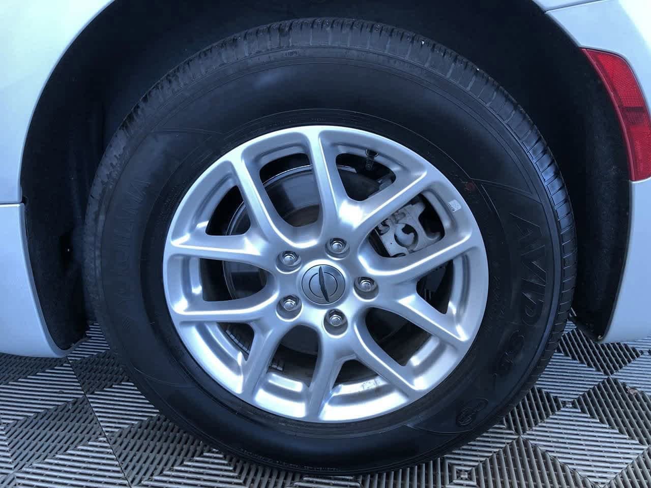 2023 Chrysler Voyager LX 15