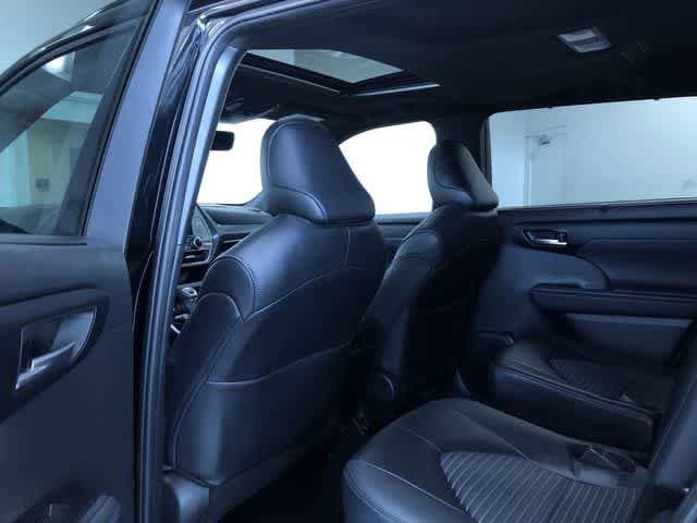 Thumbnail: 2025 Toyota Highlander - 19