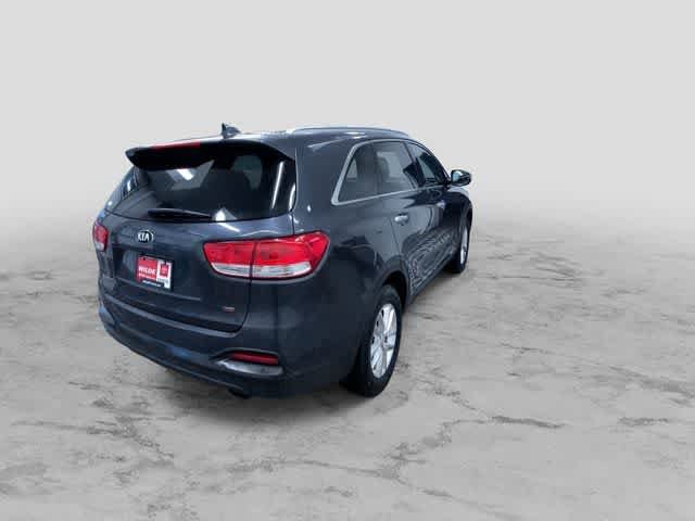 Thumbnail: 2016 Kia Sorento - 10