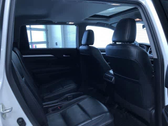 Thumbnail: 2019 Toyota Highlander - 23