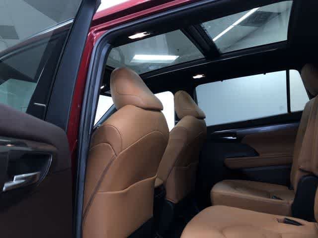 Thumbnail: 2020 Toyota Highlander - 19