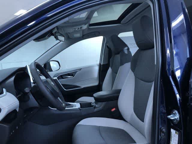 Thumbnail: 2025 Toyota RAV4 - 18